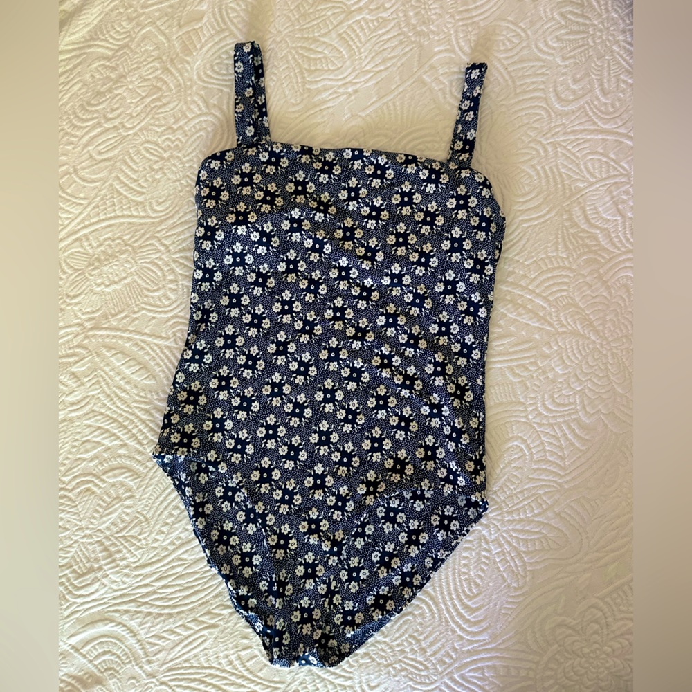 Minnow swim women’s ditch plain daisy navy floral one piece size medium